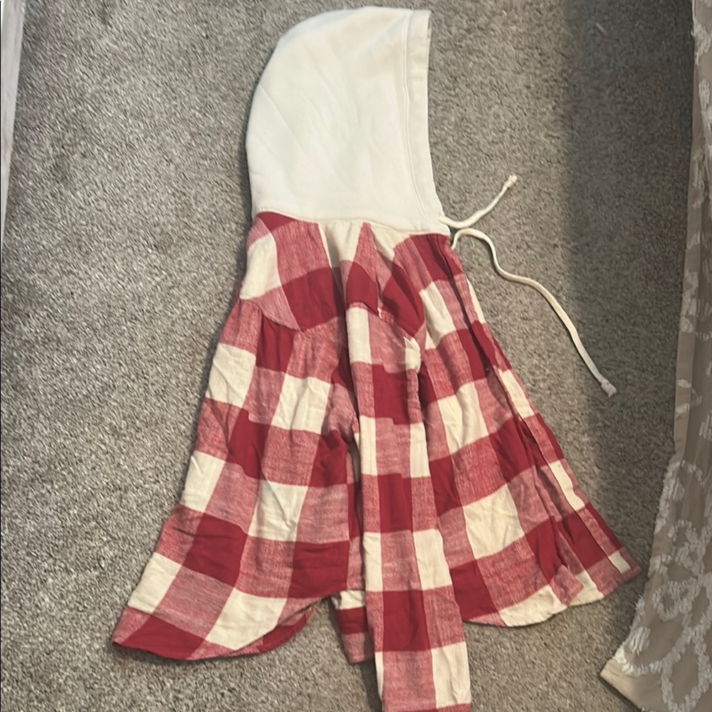 Red and White Flannel Print Hooded button up